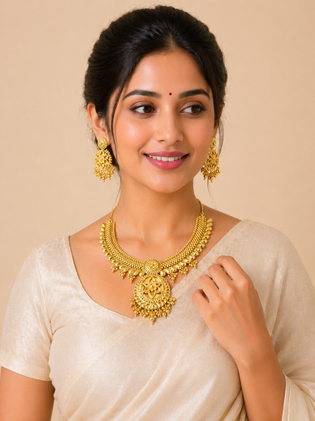 Gold plated star necklace with small dangling