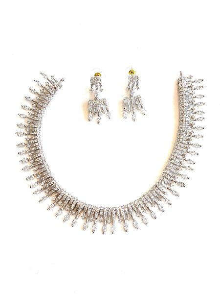 Silver color neckalace with white STONES