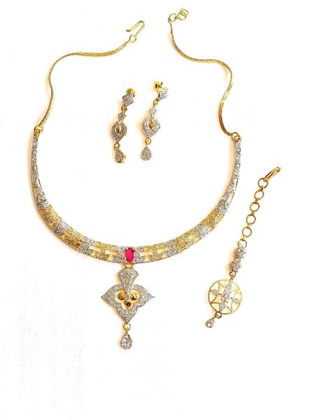 Neckalace with white stones