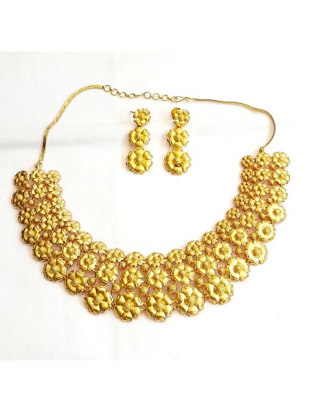 Gold plated flower steps design necklace set