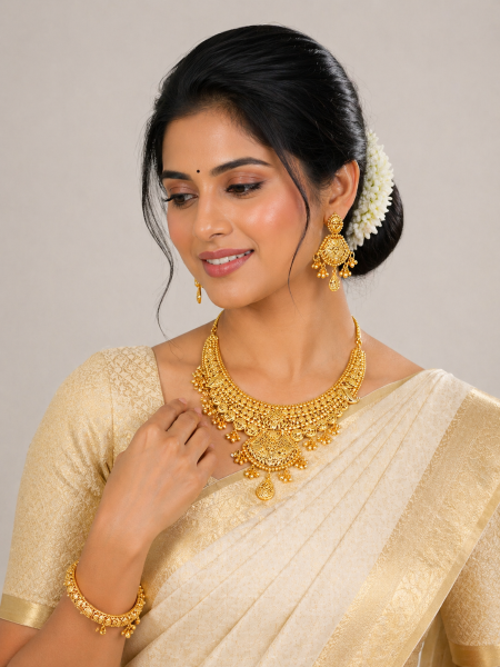 Gold plated necklace set in flower design with hangers