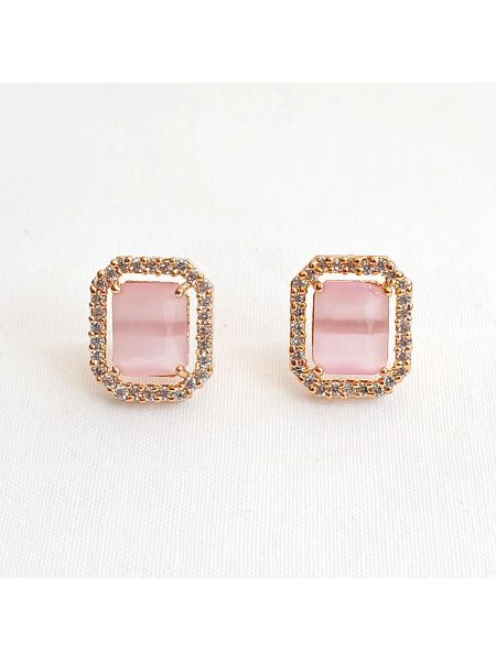 Stone earring with pink cubic zirconia