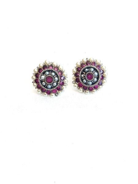 Earringwith Pink stones and pearls