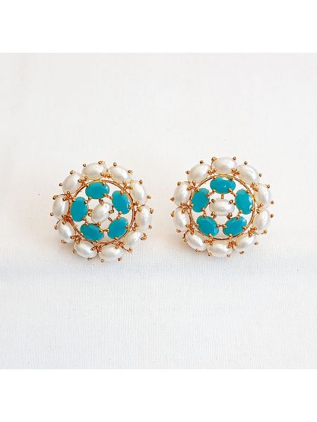 Earring with pearl and blue stone flower