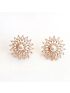 Stone earring with pearl + white stone in flower design