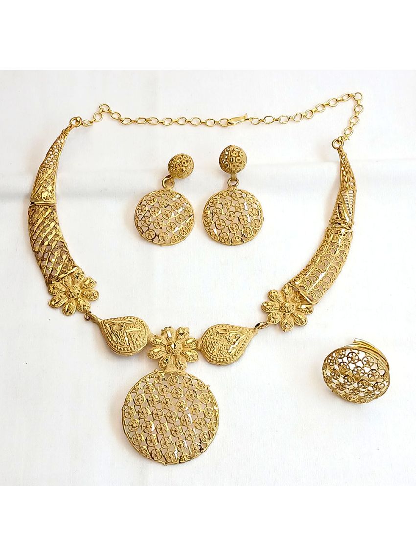 Gold plated net design with flower necklace set with ring