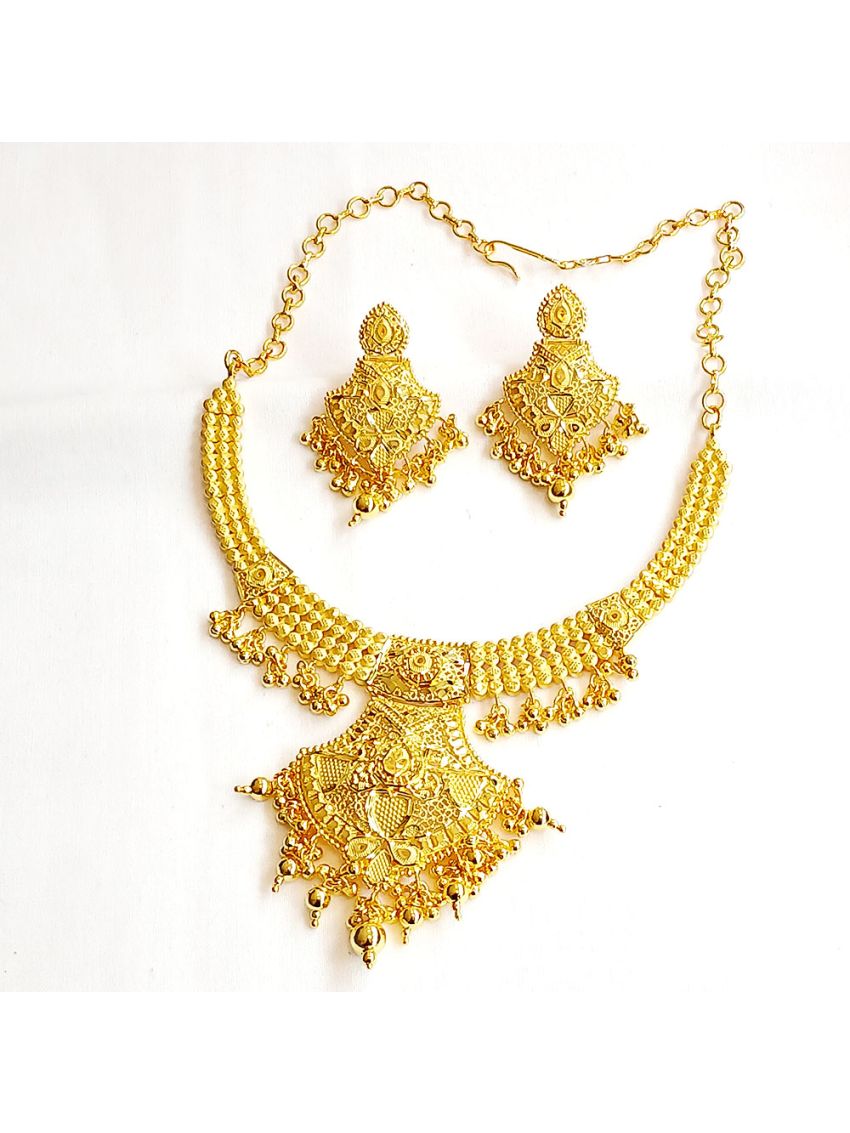 Gold plated necklace set with small hangers