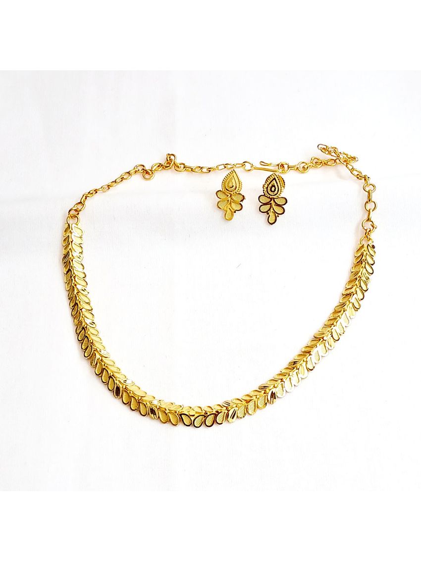 Gold plated necklace set in leaf design
