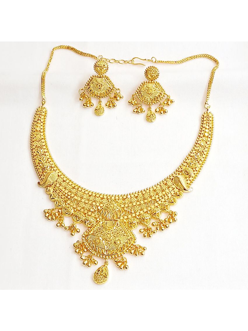 Gold plated necklace set in flower design with hangers