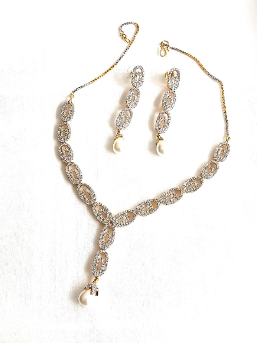 Imitation Neckalace with white AD stones and Pearl