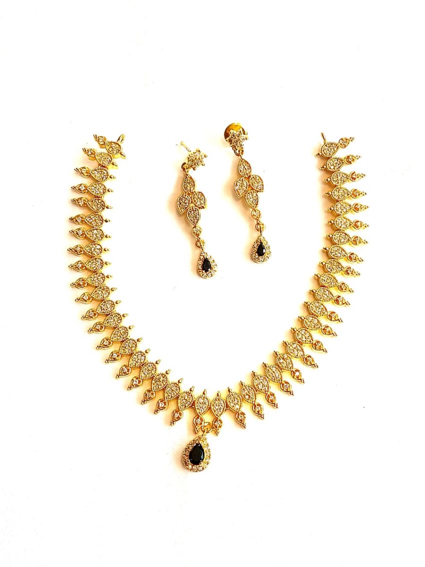 Neckalace and Earring with black and white stones