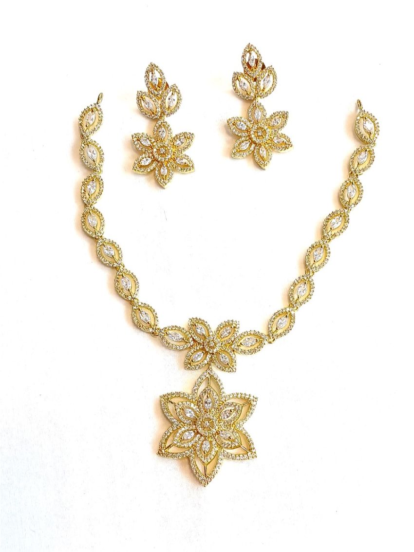 Neckalace and earring with white stones AD-NEE-26