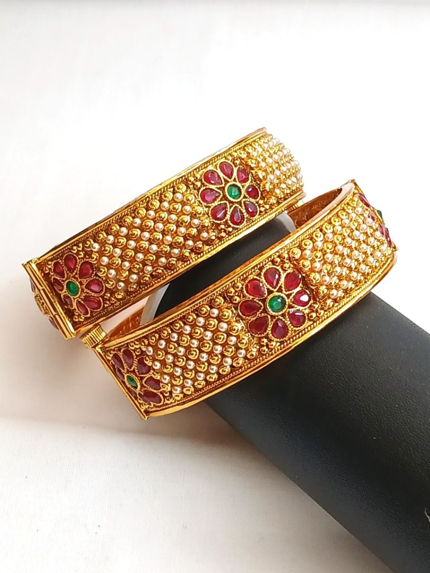 Designer Bangle with White and Pink Stone