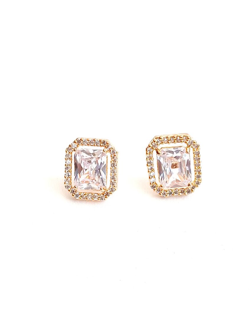 Stone earring with clear cubic zirconia