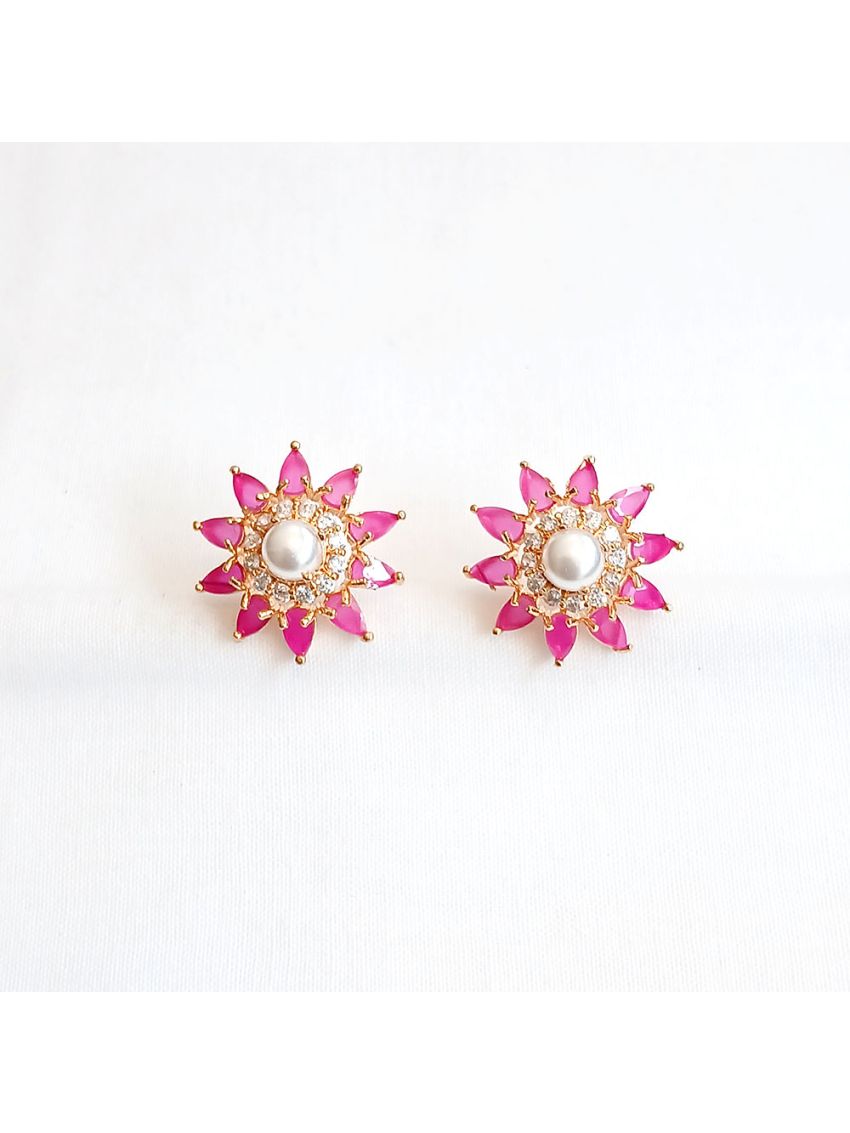 Pearl stone earring with pearl + white stone