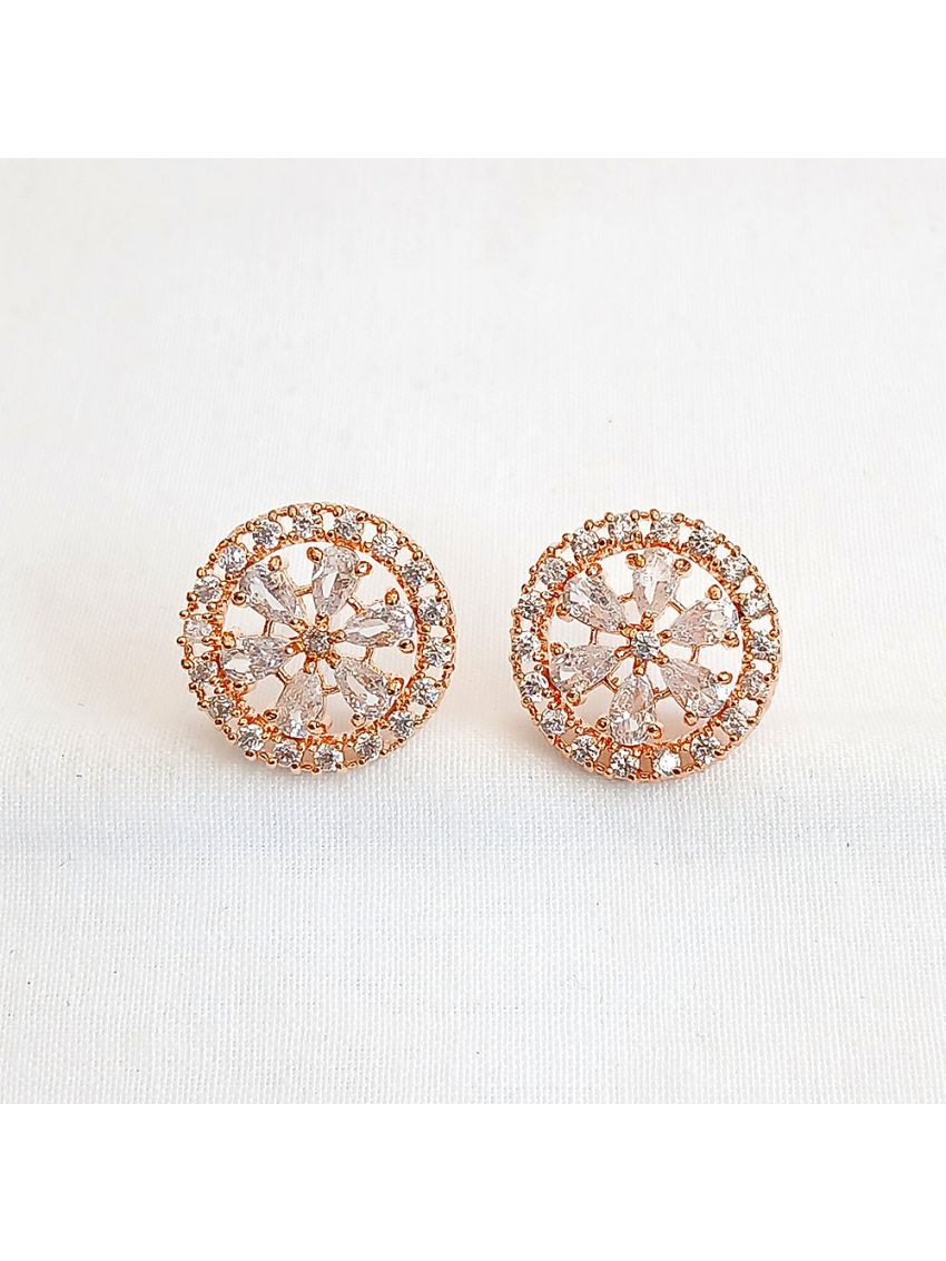 Clear stone earring in circle shape