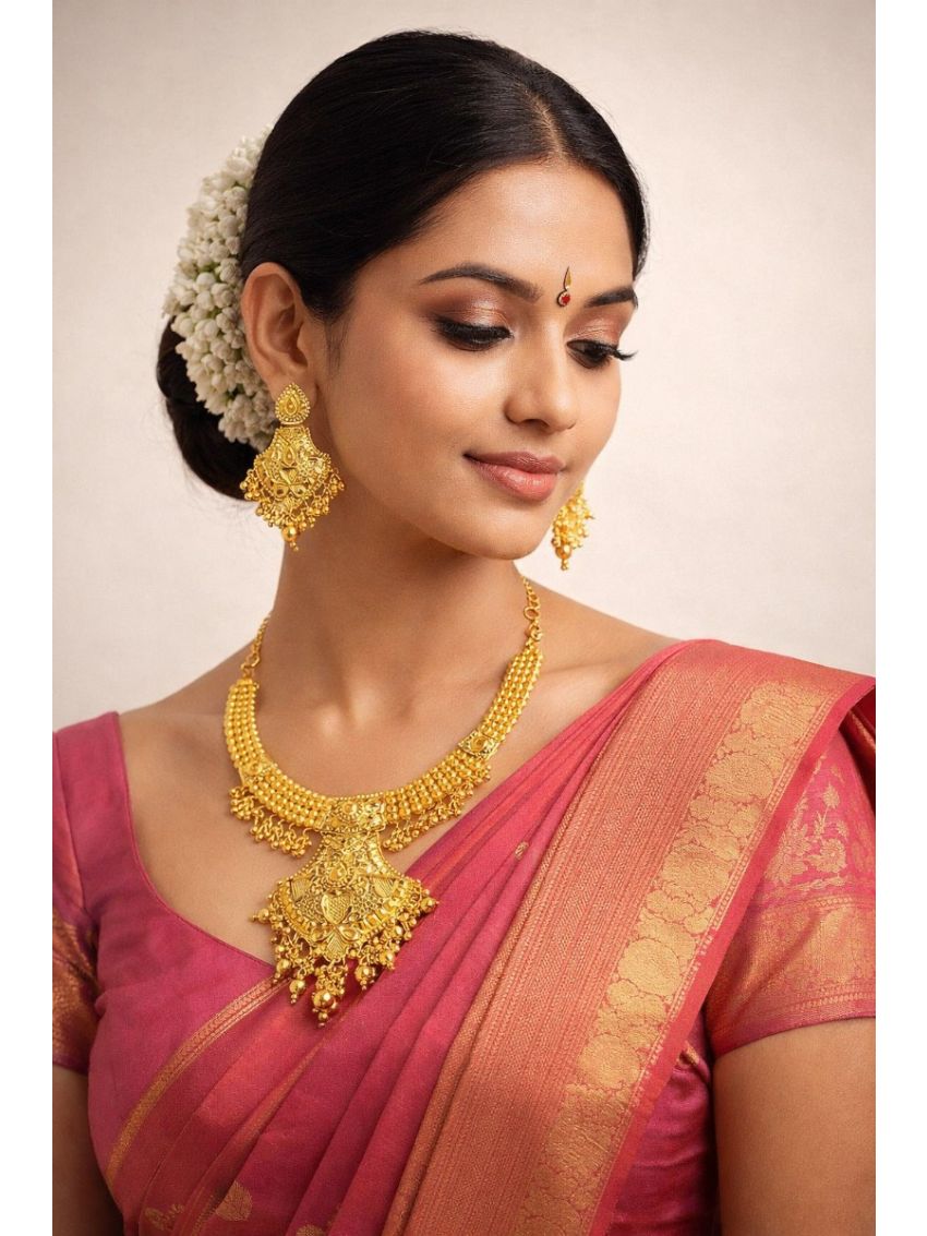 Gold plated necklace set with small hangers