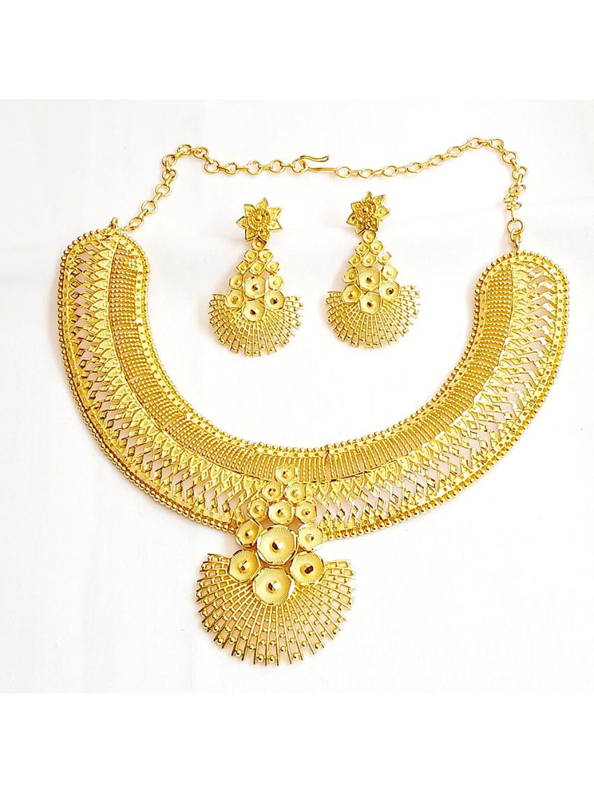 Gold plated necklace set in net design