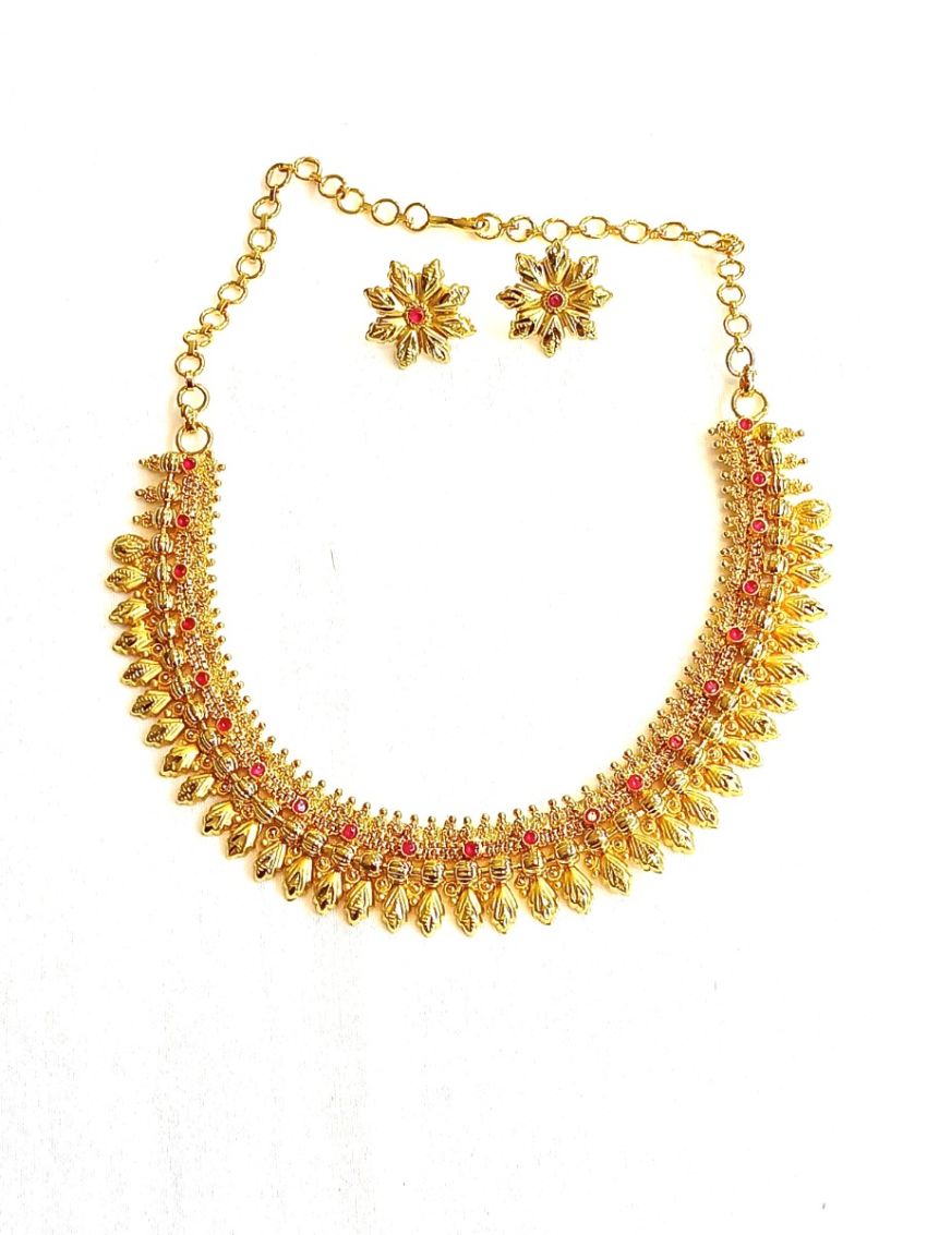 Neckalace WITH pink stones