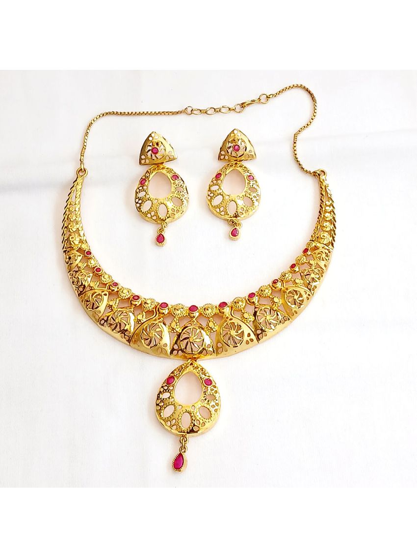 Net design necklace with red stone with matching earring