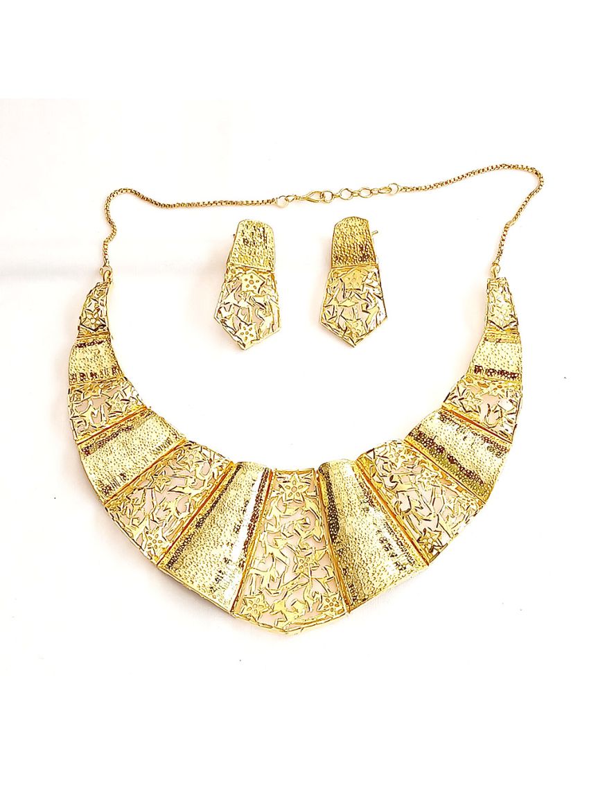 Fancy design necklace with matching earring