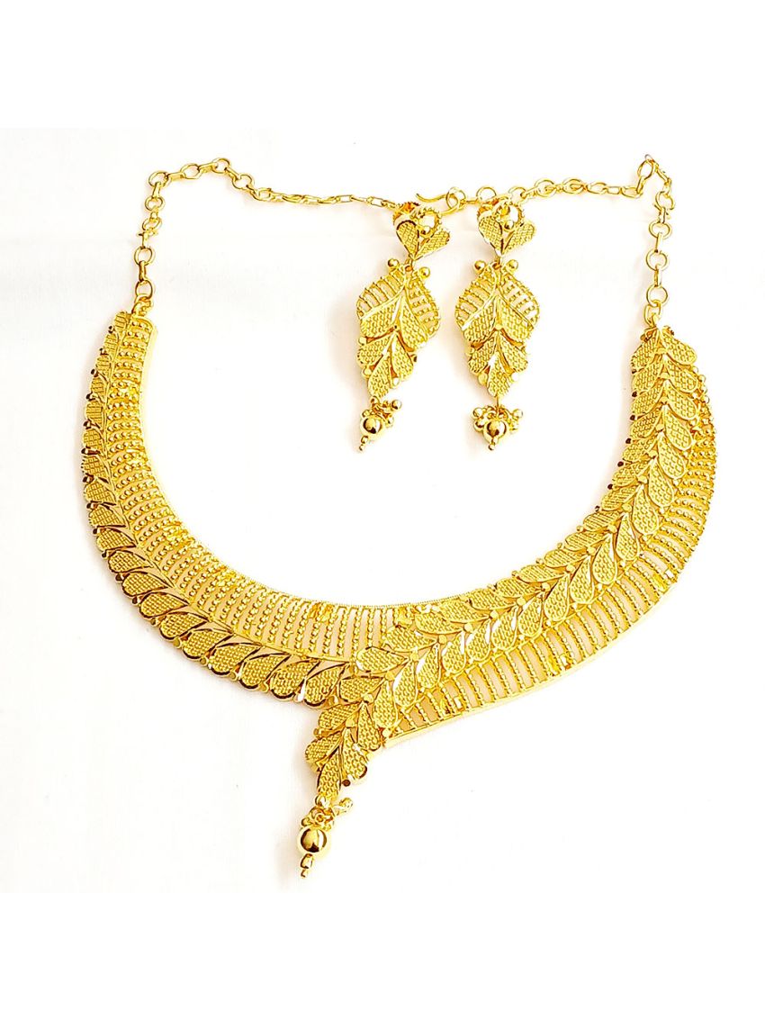 Gold plated necklace set in net + flower design