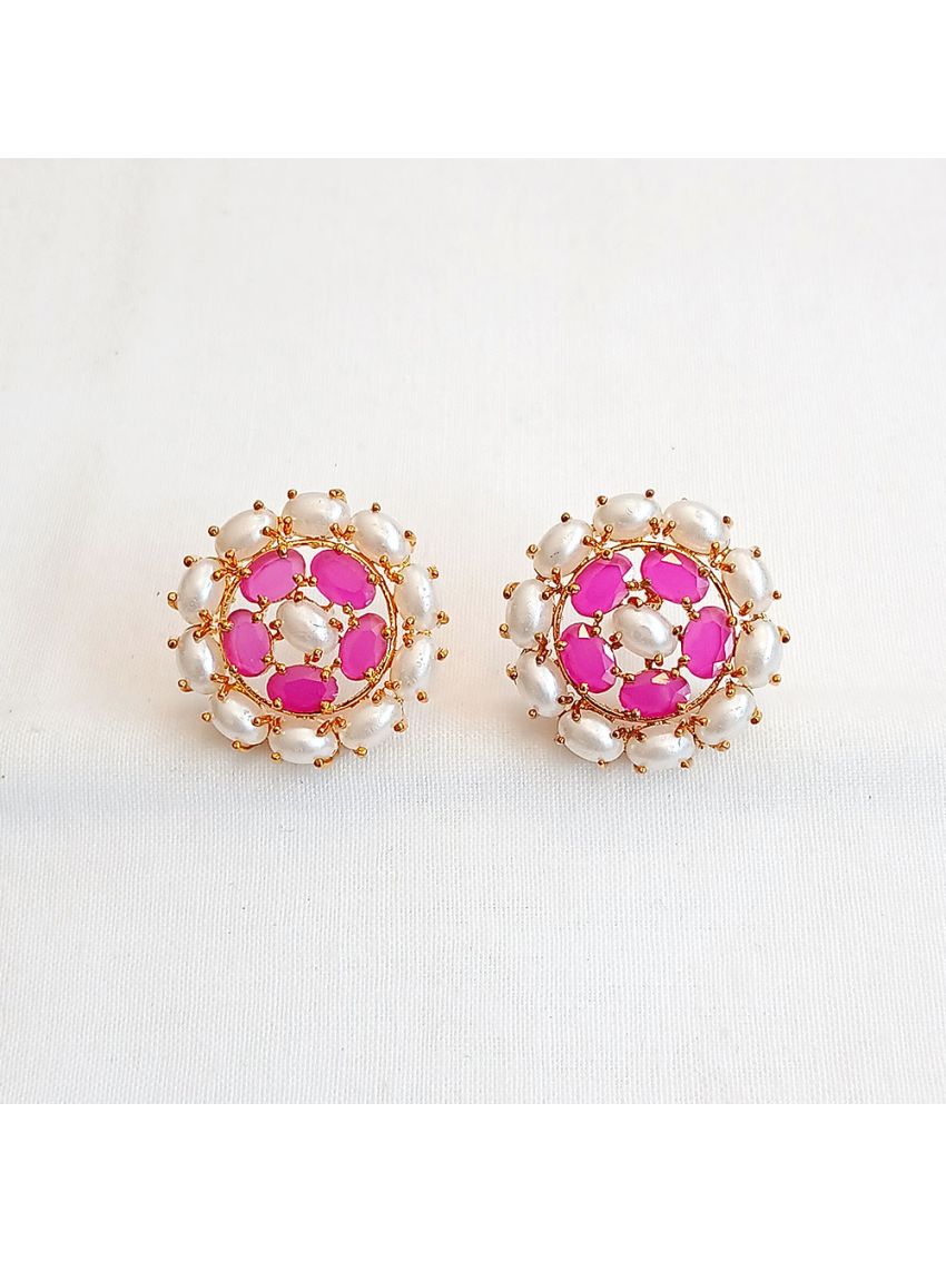 Earring with pearl and pink stone flower