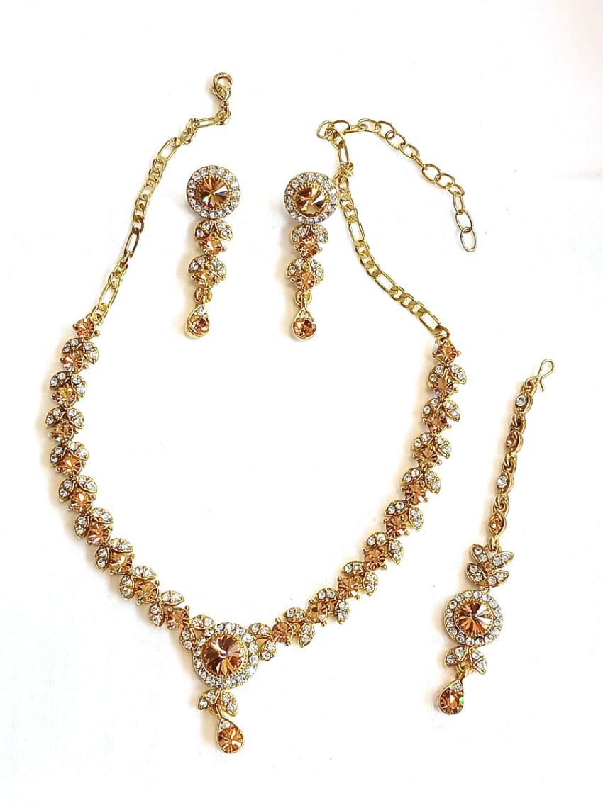 Neckalace with white stones ST-NE-03