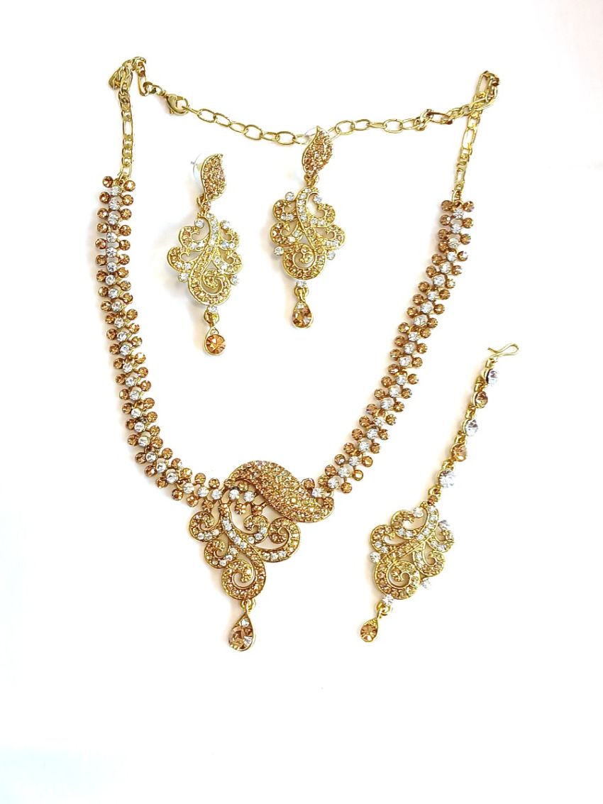 Neckalace with white stones ST-NE-04