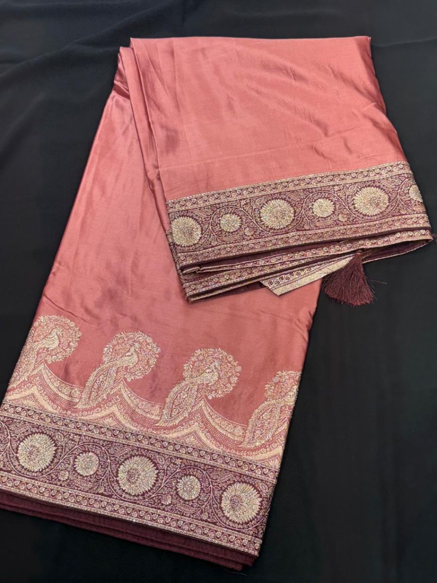 Elegant Dusty Rose Silk Saree with Intricate Zari Border