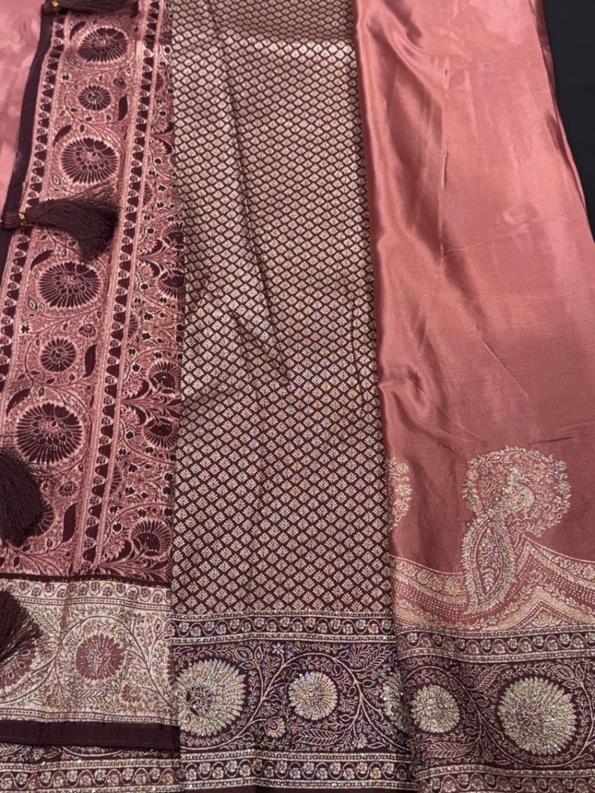Elegant Dusty Rose Silk Saree with Intricate Zari Border