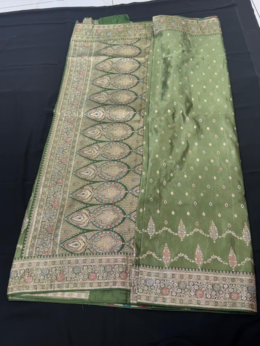 Elegant Olive Green Banarasi Saree with Intricate Zari Weavin