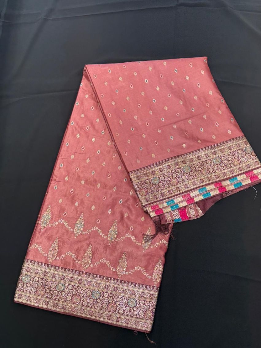 Elegant Dusty Rose Banarasi Saree with Intricate Zari Weaving