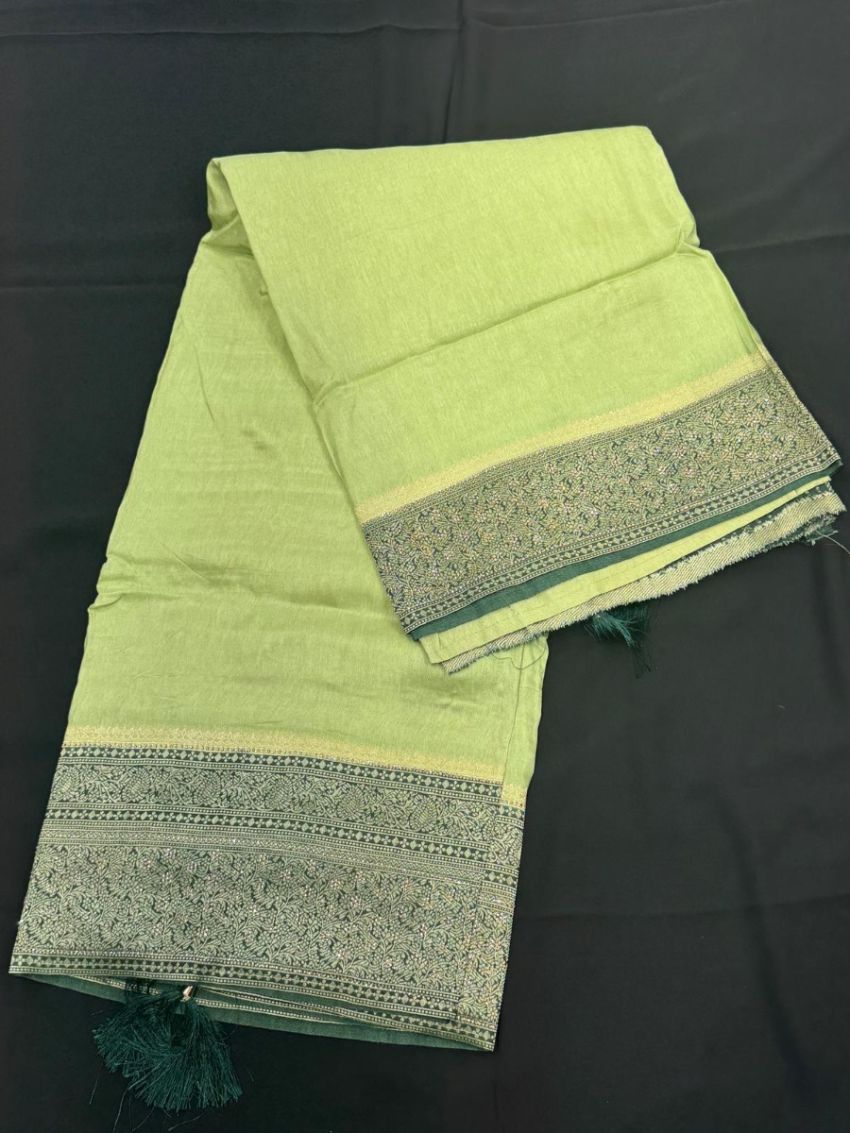 Elegant Sage Green Banarasi Saree with Intricate Zari Weavin