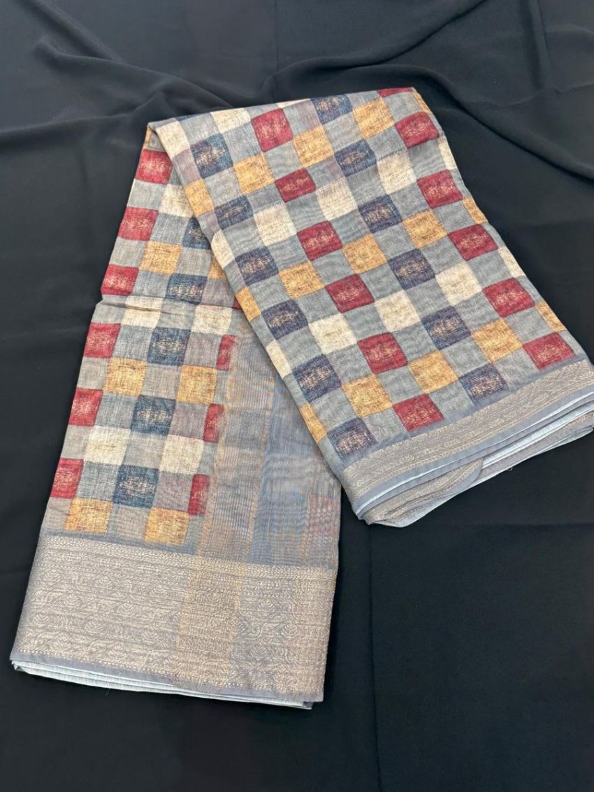 Elegant Checked Cotton Saree with Matching Blouse